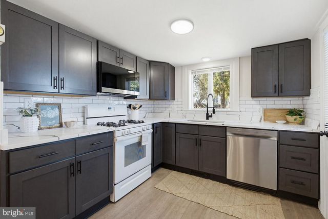 30 S 5TH ST, Columbia, PA 17512