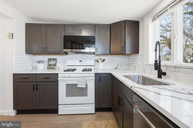 30 S 5TH ST, Columbia, PA 17512