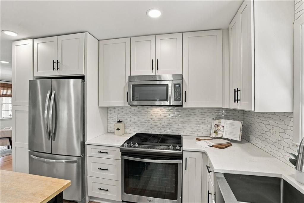 Image 11 of property listing at 1172 Blueberry Trail, Decatur, GA 30033