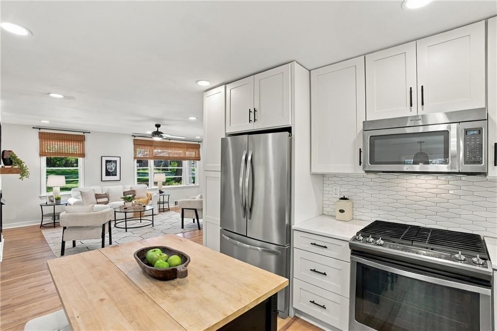 Image 12 of property listing at 1172 Blueberry Trail, Decatur, GA 30033
