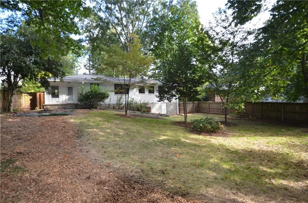 Image 28 of property listing at 1172 Blueberry Trail, Decatur, GA 30033