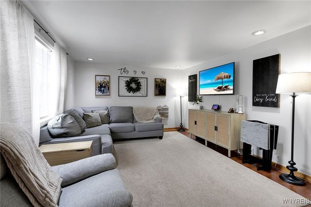 17 Fath Drive, Cheektowaga, NY 14225