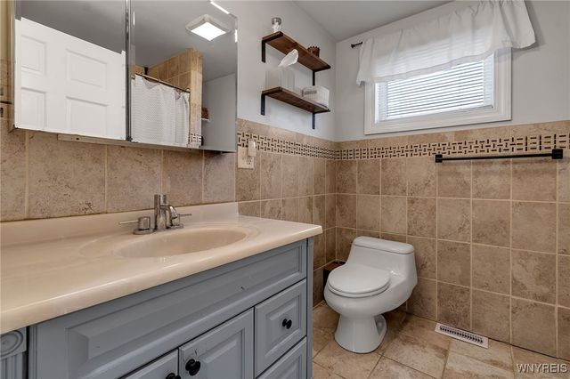 17 Fath Drive, Cheektowaga, NY 14225