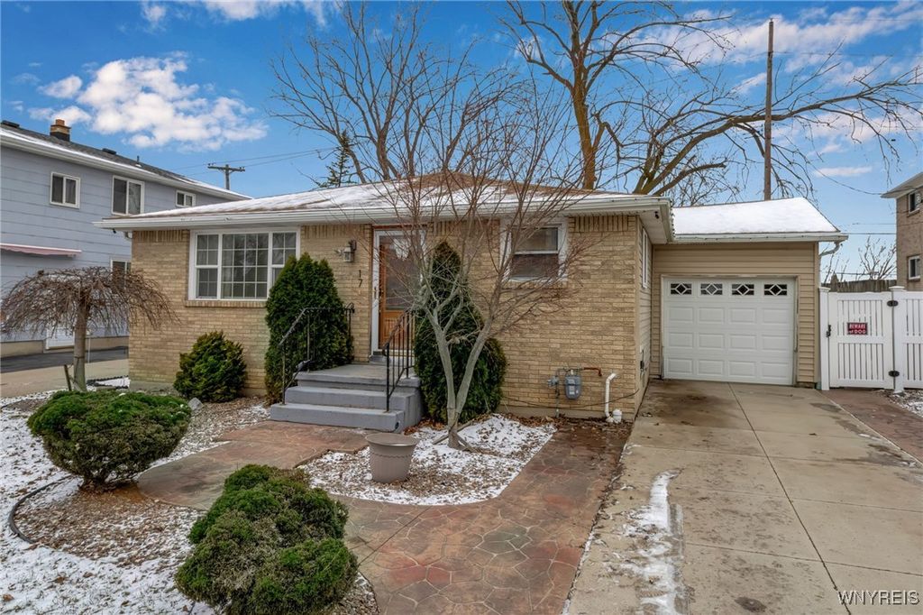 17 Fath Drive, Cheektowaga, NY 14225