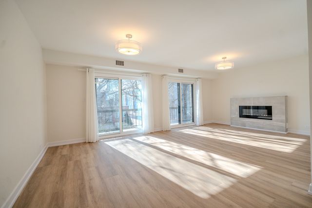 2740 W Farragut Avenue 2, Chicago, IL 60625