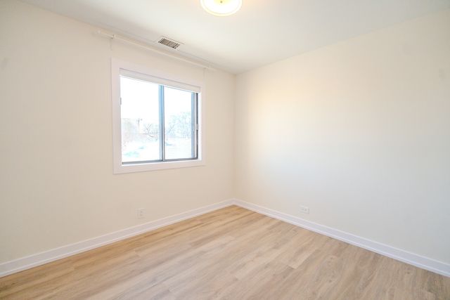 2740 W Farragut Avenue 2, Chicago, IL 60625