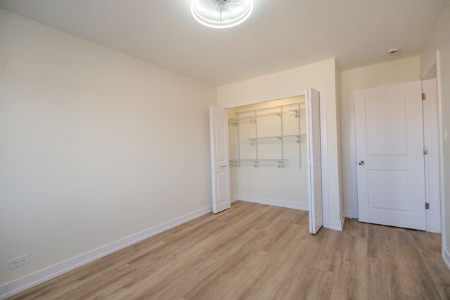 2740 W Farragut Avenue 2, Chicago, IL 60625