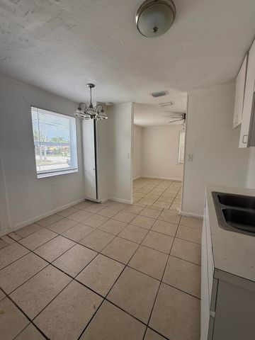 865 W 3RD Street, Riviera Beach, FL 33404