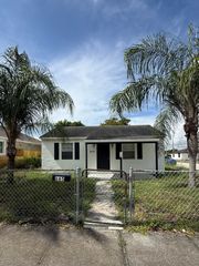 865 W 3RD Street, Riviera Beach, FL 33404