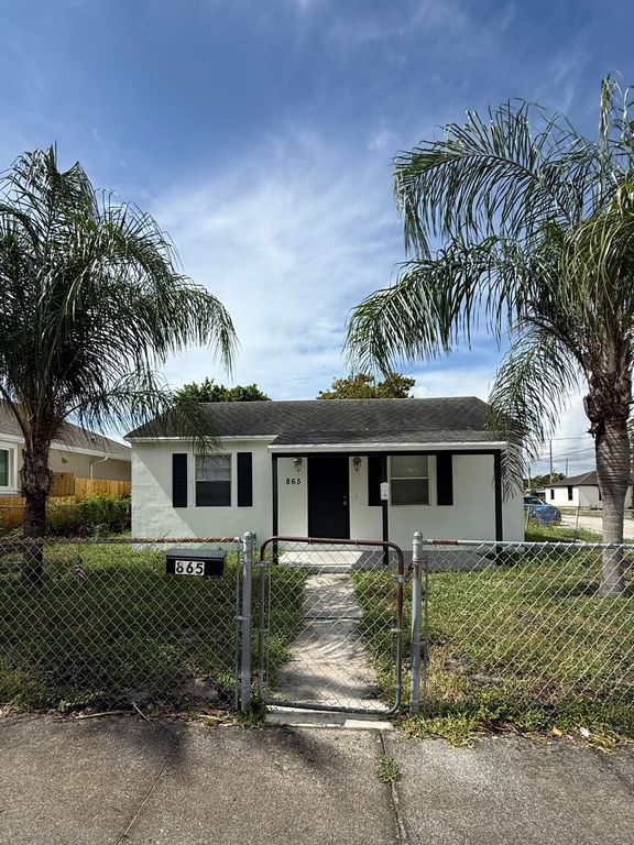 865 W 3RD Street, Riviera Beach, FL 33404