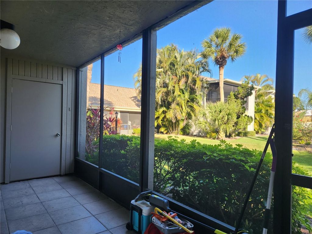 Image 13 of property listing at 6122 7TH AVENUE W, Bradenton, FL 34209