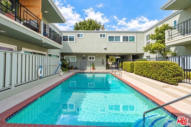 6160 Whitsett Avenue 10, North Hollywood (los Angeles), CA 91606