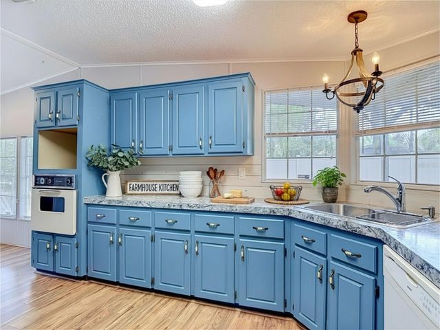 38906 ALSTON AVENUE, Zephyrhills, FL 33542