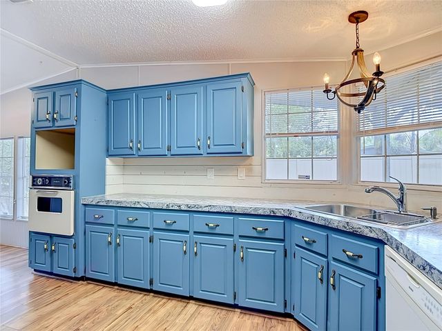 38906 ALSTON AVENUE, Zephyrhills, FL 33542