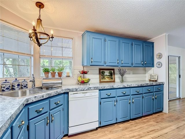 38906 ALSTON AVENUE, Zephyrhills, FL 33542