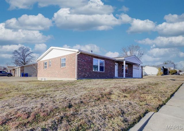 7057 Howdershell Road, Hazelwood, MO 63042