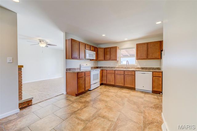 7057 Howdershell Road, Hazelwood, MO 63042