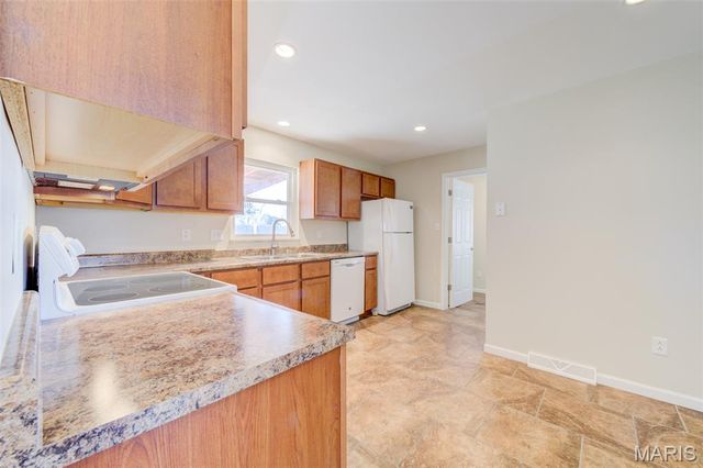 7057 Howdershell Road, Hazelwood, MO 63042