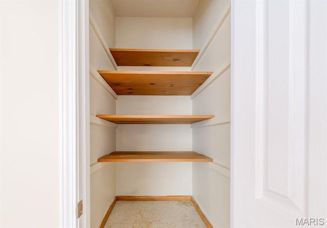 7057 Howdershell Road, Hazelwood, MO 63042