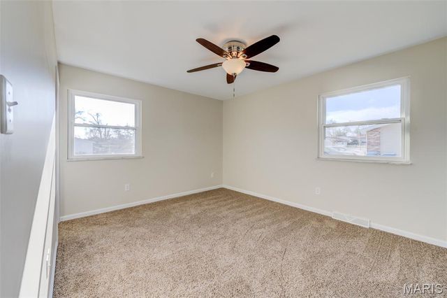 7057 Howdershell Road, Hazelwood, MO 63042