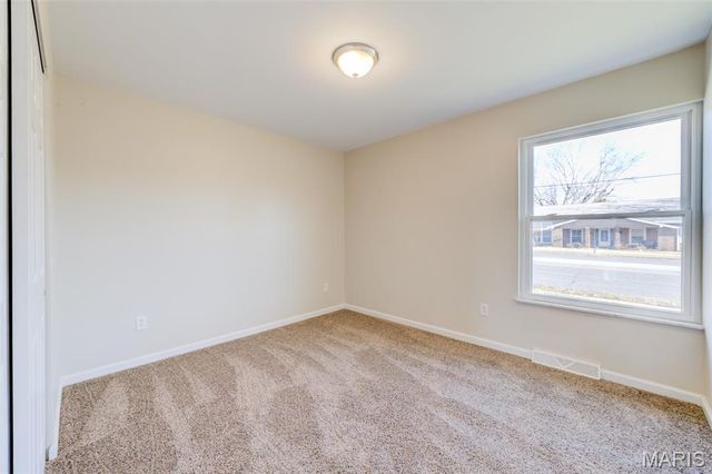 7057 Howdershell Road, Hazelwood, MO 63042