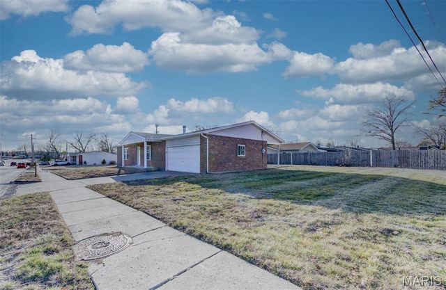 7057 Howdershell Road, Hazelwood, MO 63042