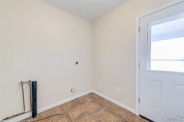 7057 Howdershell Road, Hazelwood, MO 63042