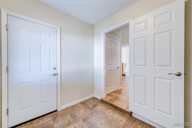 7057 Howdershell Road, Hazelwood, MO 63042