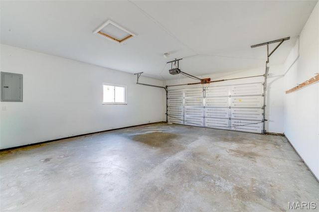 7057 Howdershell Road, Hazelwood, MO 63042