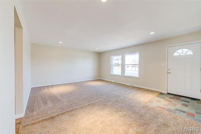 7057 Howdershell Road, Hazelwood, MO 63042