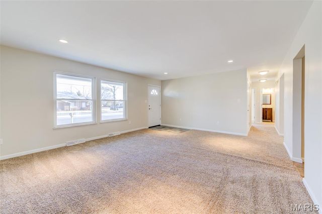 7057 Howdershell Road, Hazelwood, MO 63042