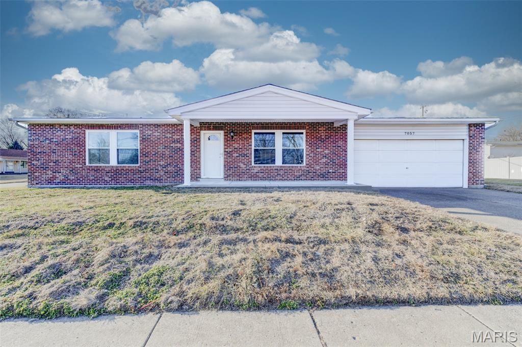 7057 Howdershell Road, Hazelwood, MO 63042