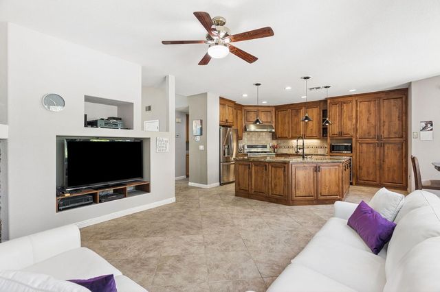 600 Fisher Cir, Folsom, CA 95630