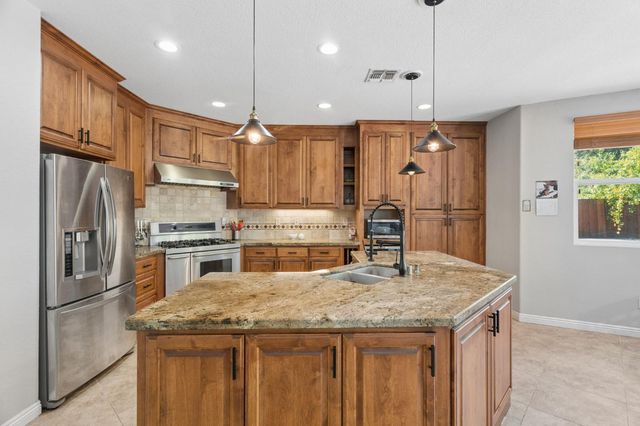 600 Fisher Cir, Folsom, CA 95630