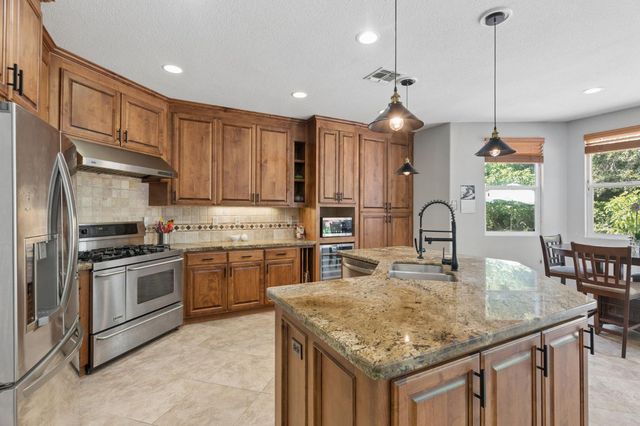 600 Fisher Cir, Folsom, CA 95630