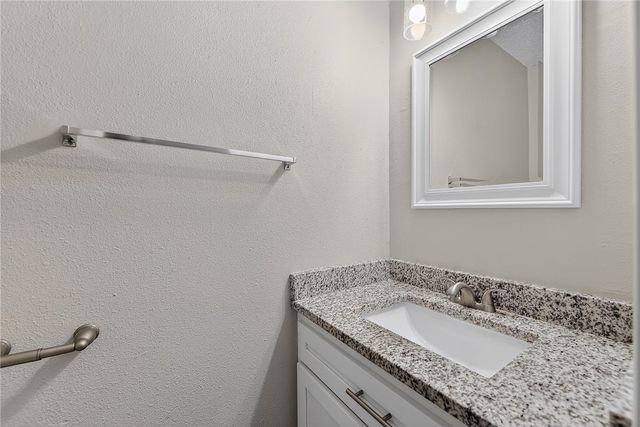 2107 N East Oaks Drive, Fayetteville, AR 72703