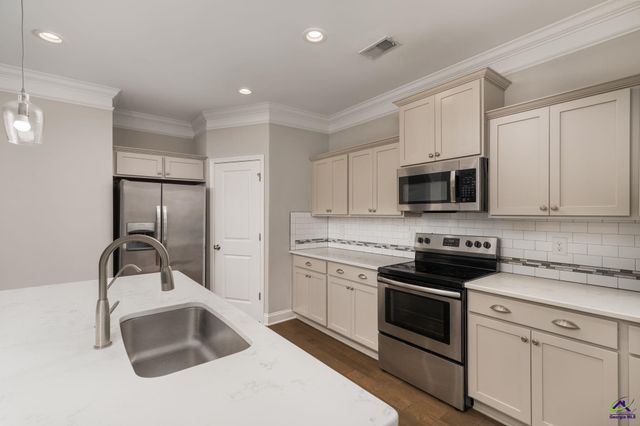 107 Taylor Leigh Court, Kathleen, GA 31047