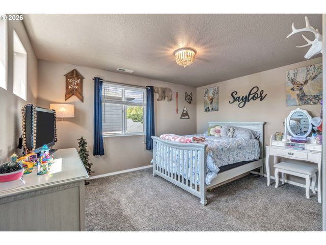 1051 35TH Ave, Forest Grove, OR 97116
