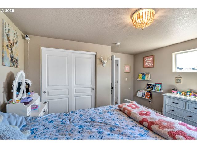 1051 35TH Ave, Forest Grove, OR 97116