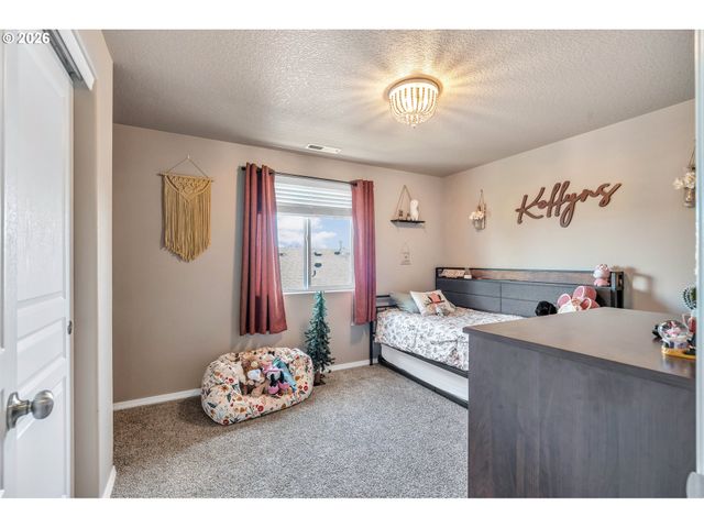 1051 35TH Ave, Forest Grove, OR 97116
