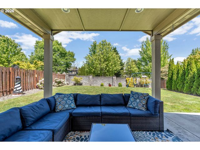 1051 35TH Ave, Forest Grove, OR 97116