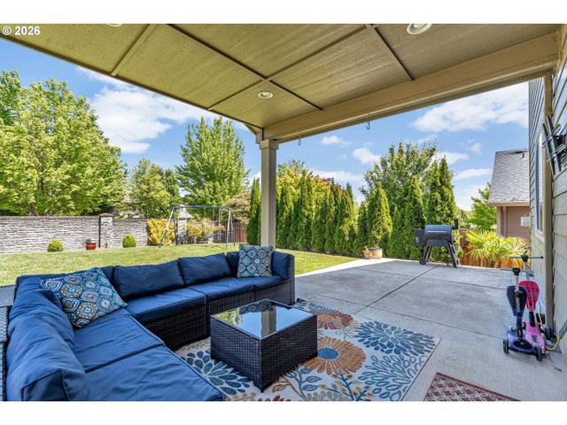 1051 35TH Ave, Forest Grove, OR 97116