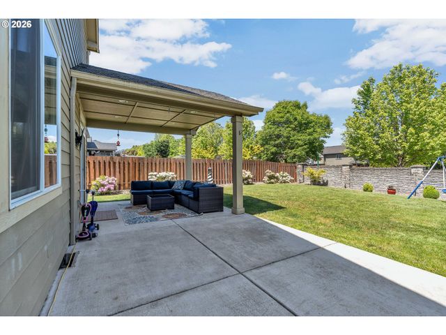 1051 35TH Ave, Forest Grove, OR 97116