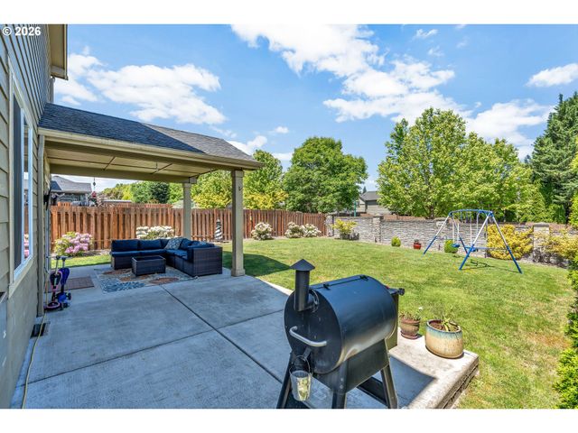 1051 35TH Ave, Forest Grove, OR 97116