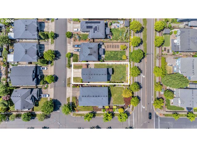 1051 35TH Ave, Forest Grove, OR 97116