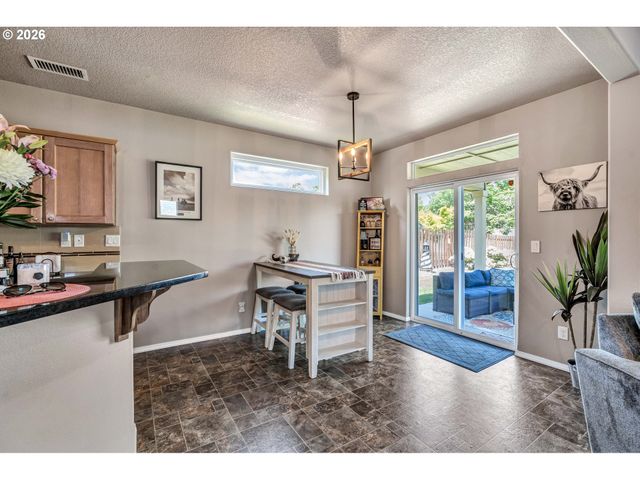 1051 35TH Ave, Forest Grove, OR 97116
