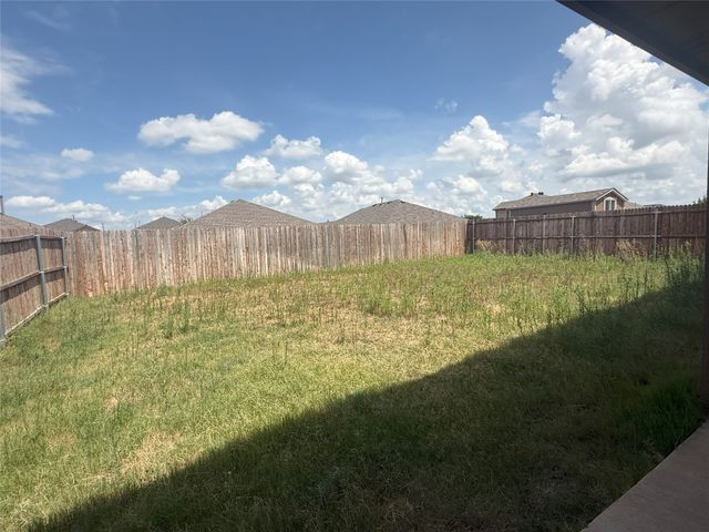 8404 Muddy Creek Drive, Fort Worth, TX 76131