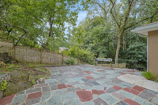20 Ravensdale Road, Hastings-on-hudson, NY 10706