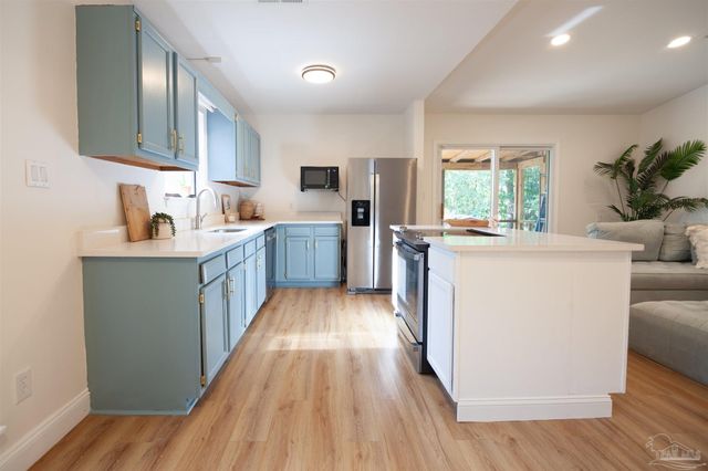 2726 Sanibel Pl, Gulf Breeze, FL 32563