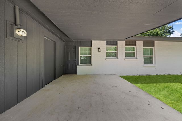 2420 Cloverdale Street, Arlington, TX 76010